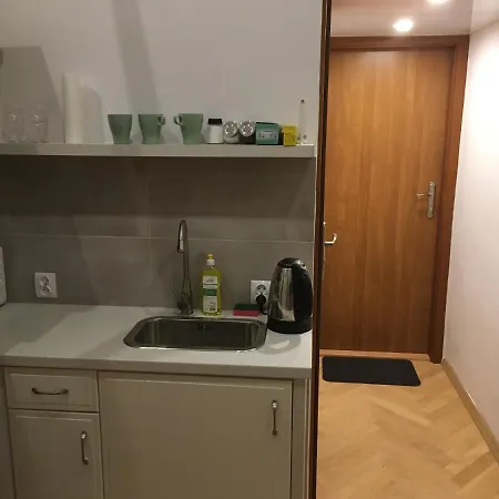Main Square Apartment *