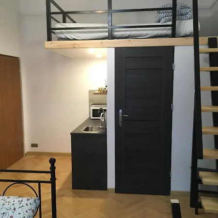 Main Square Apartment *
