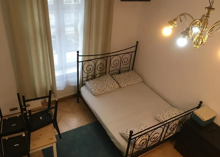 Main Square Apartment *