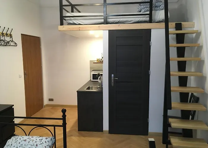 Main Square Apartment *